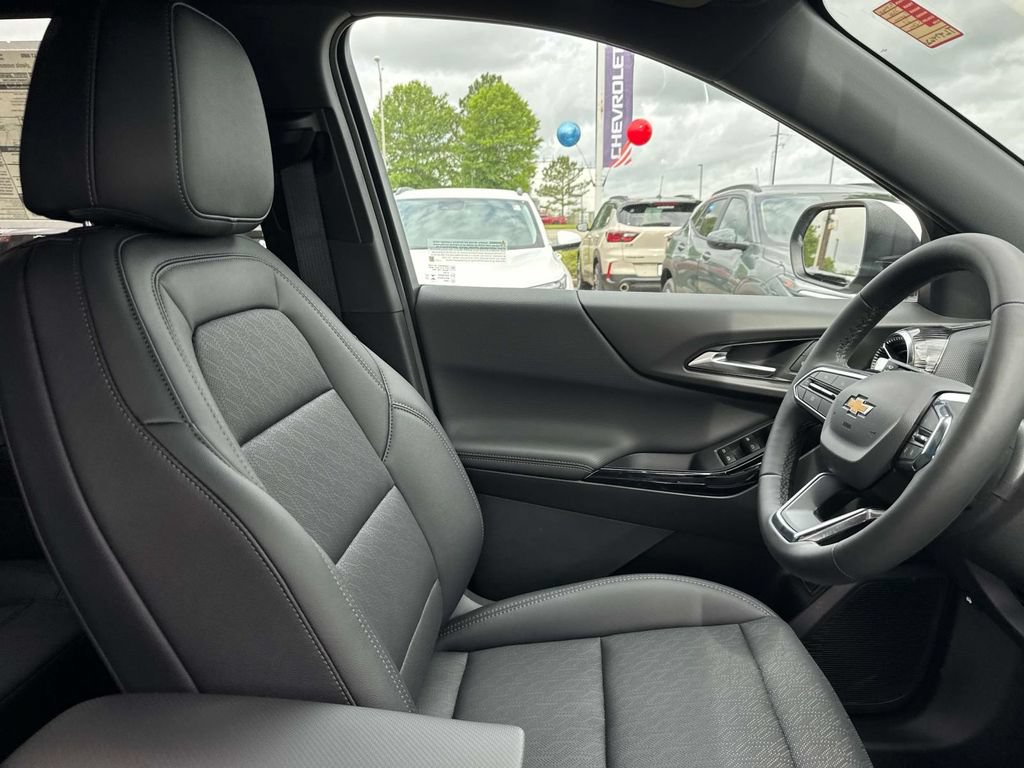 New 2026 Chevrolet Equinox LT w/ Convenience Package II AWD/4WD image 16
