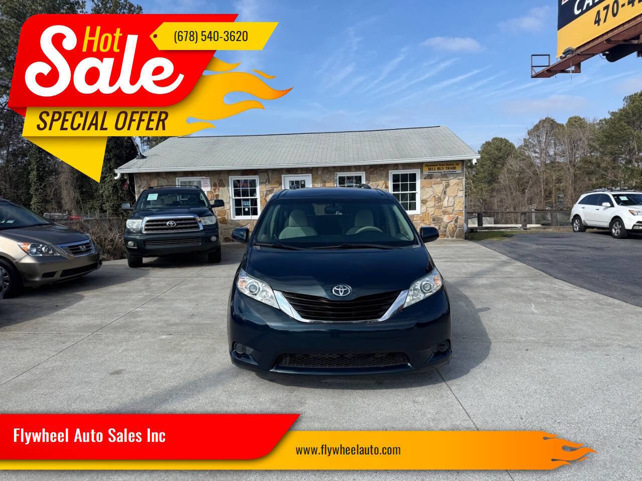 Used 2011 Toyota Sienna LE image 1