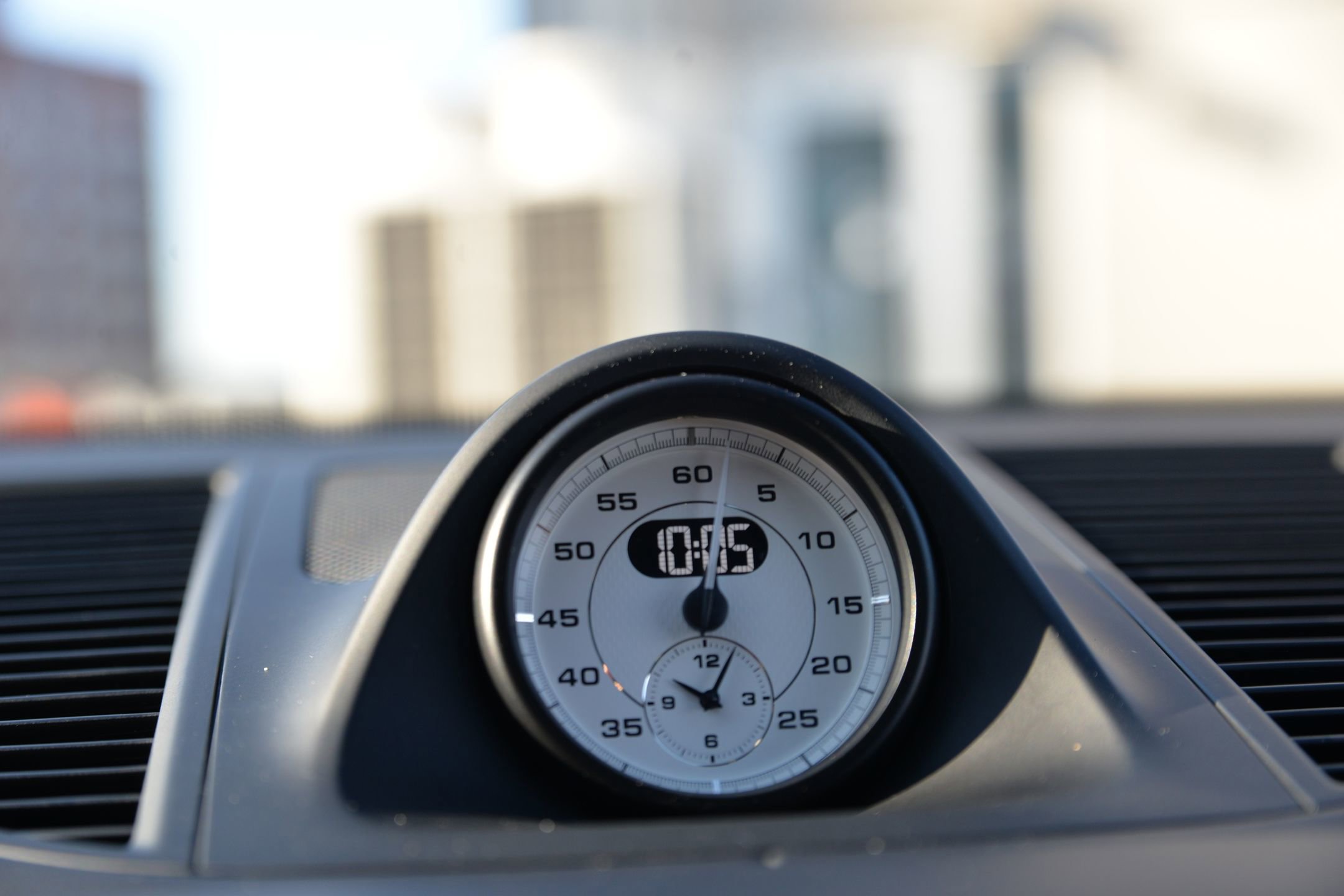 Certified 2024 Porsche Macan Turbo image 16