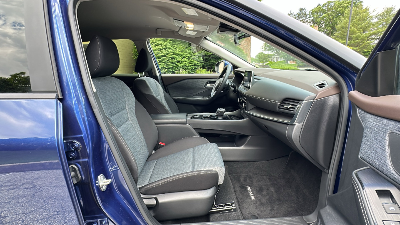 Certified 2023 Nissan Rogue SV AWD/4WD image 22