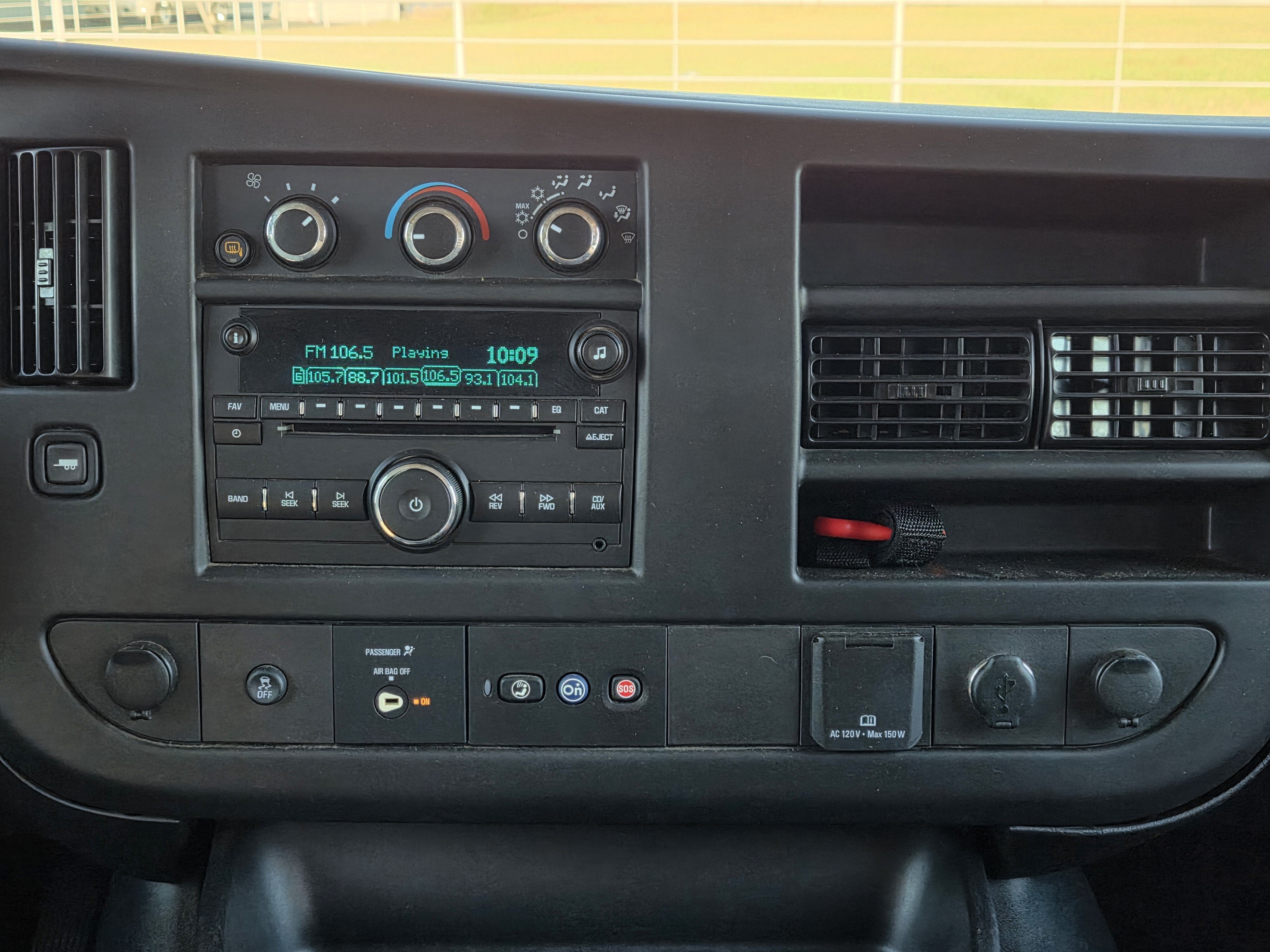 Used 2016 GMC Savana 3500 LT w/ LT Preferred Equipment Group RWD image 11