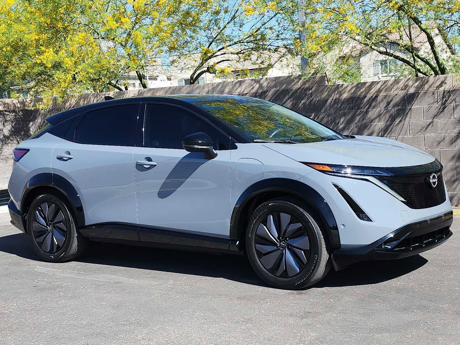 Used 2023 Nissan Ariya AWD/4WD image 3