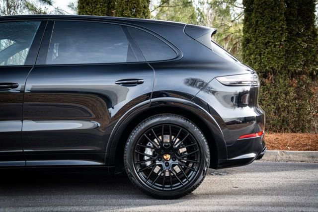 Used 2021 Porsche Cayenne GTS image 11