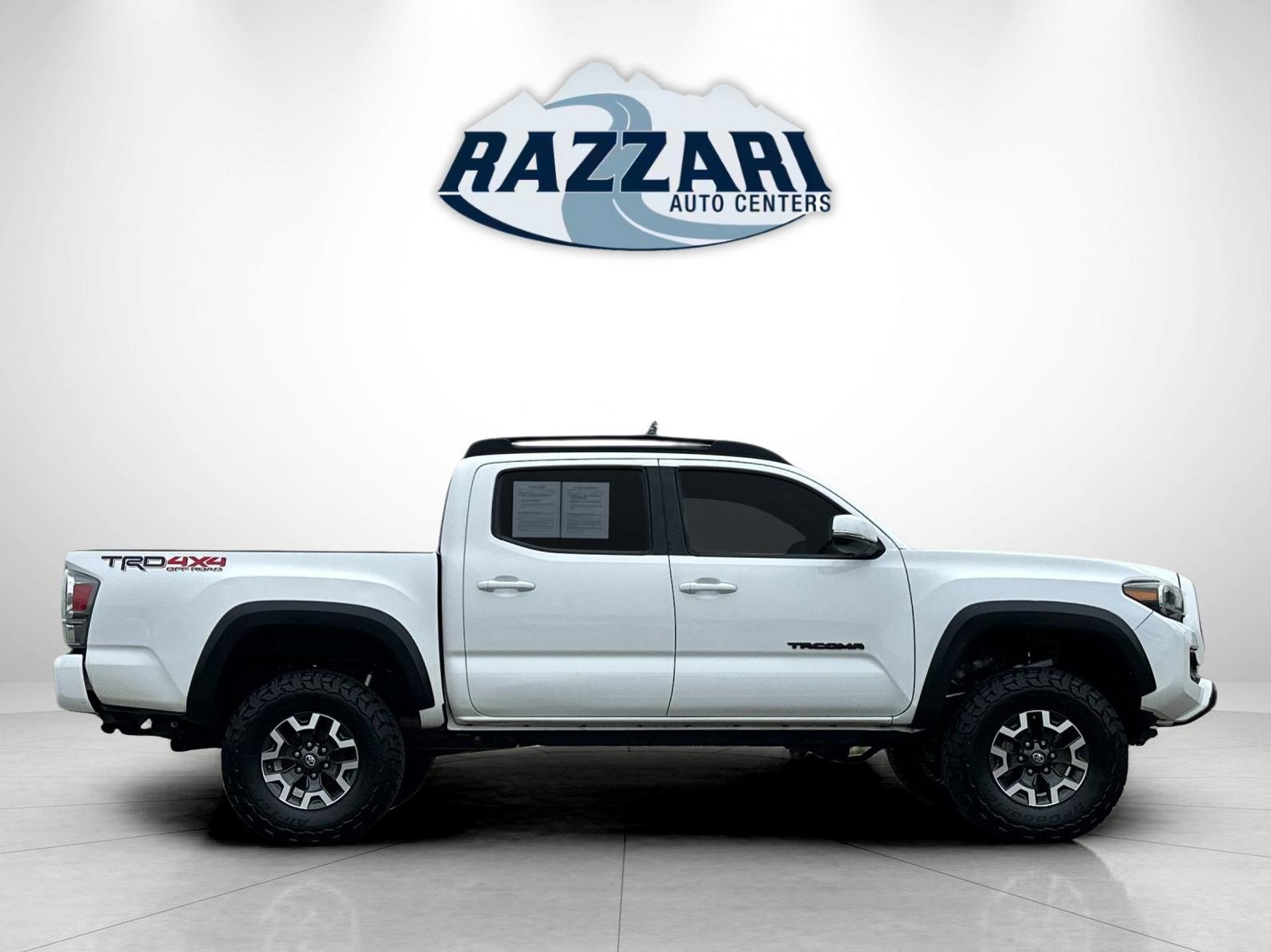 Used 2020 Toyota Tacoma TRD Off-Road image 2