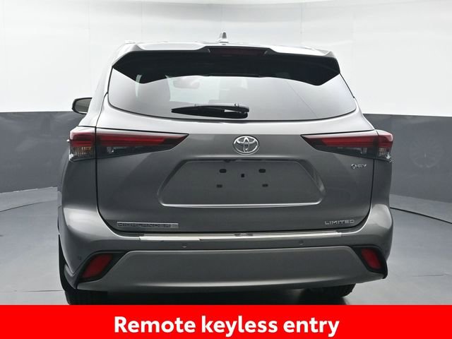 Certified 2025 Toyota Highlander XLE image 4
