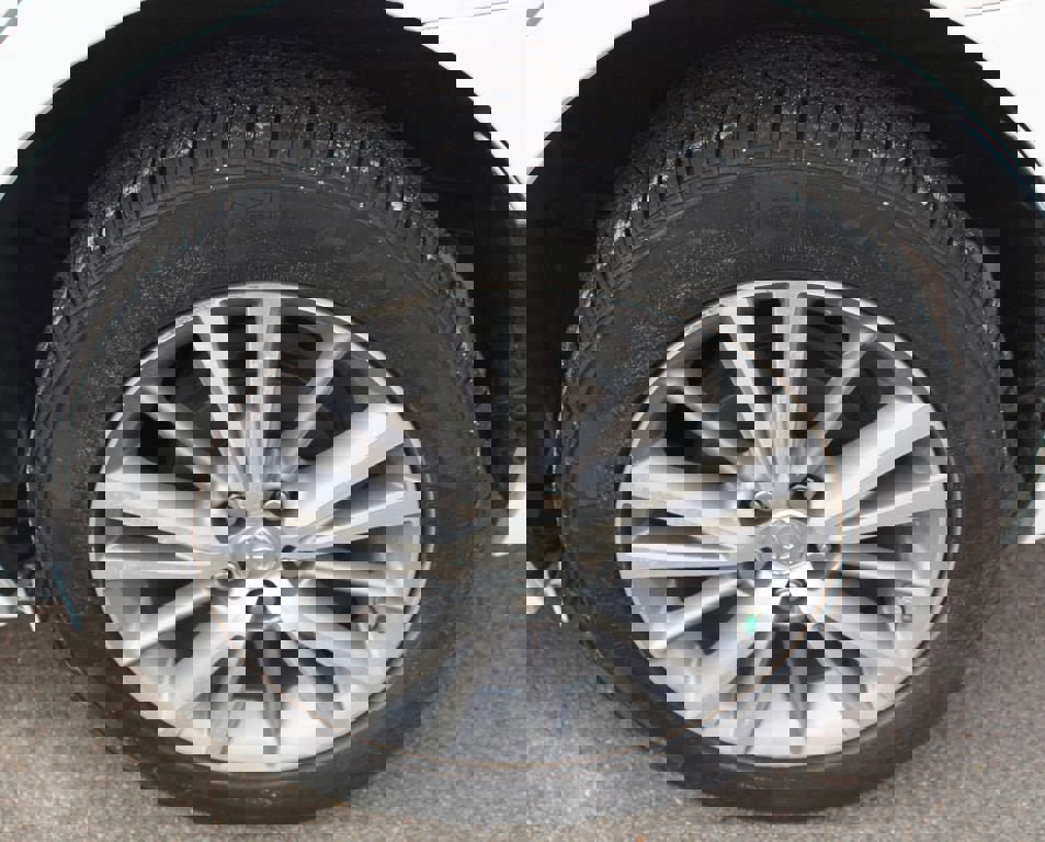 Used 2016 Toyota Corolla LE image 24