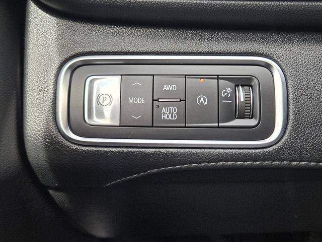 Used 2025 Buick Enclave Preferred AWD/4WD image 22