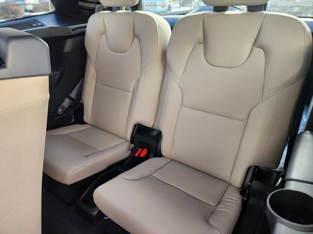 New 2026 Volvo XC90 B6 Plus w/ Protection Package Premier AWD/4WD image 16