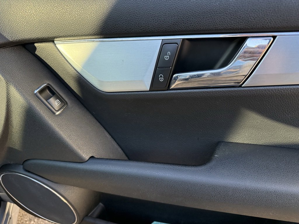 Used 2008 Mercedes-Benz C 300 Sedan image 43