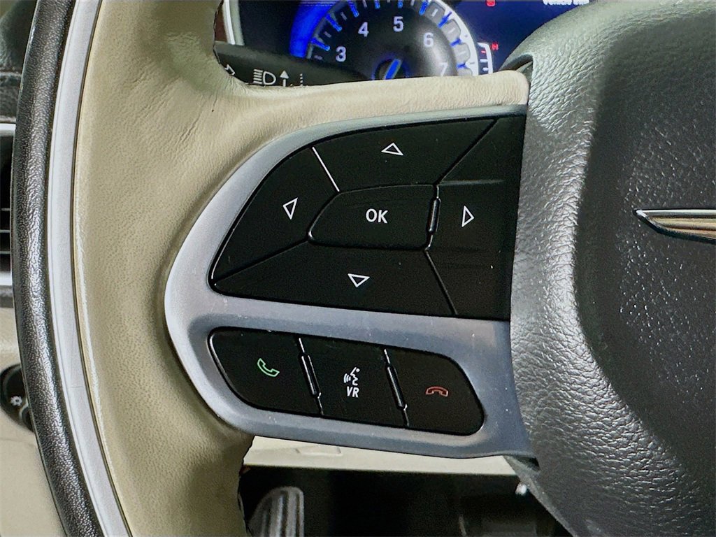 Used 2020 Chrysler Pacifica Limited w/ Tire & Wheel Group image 11