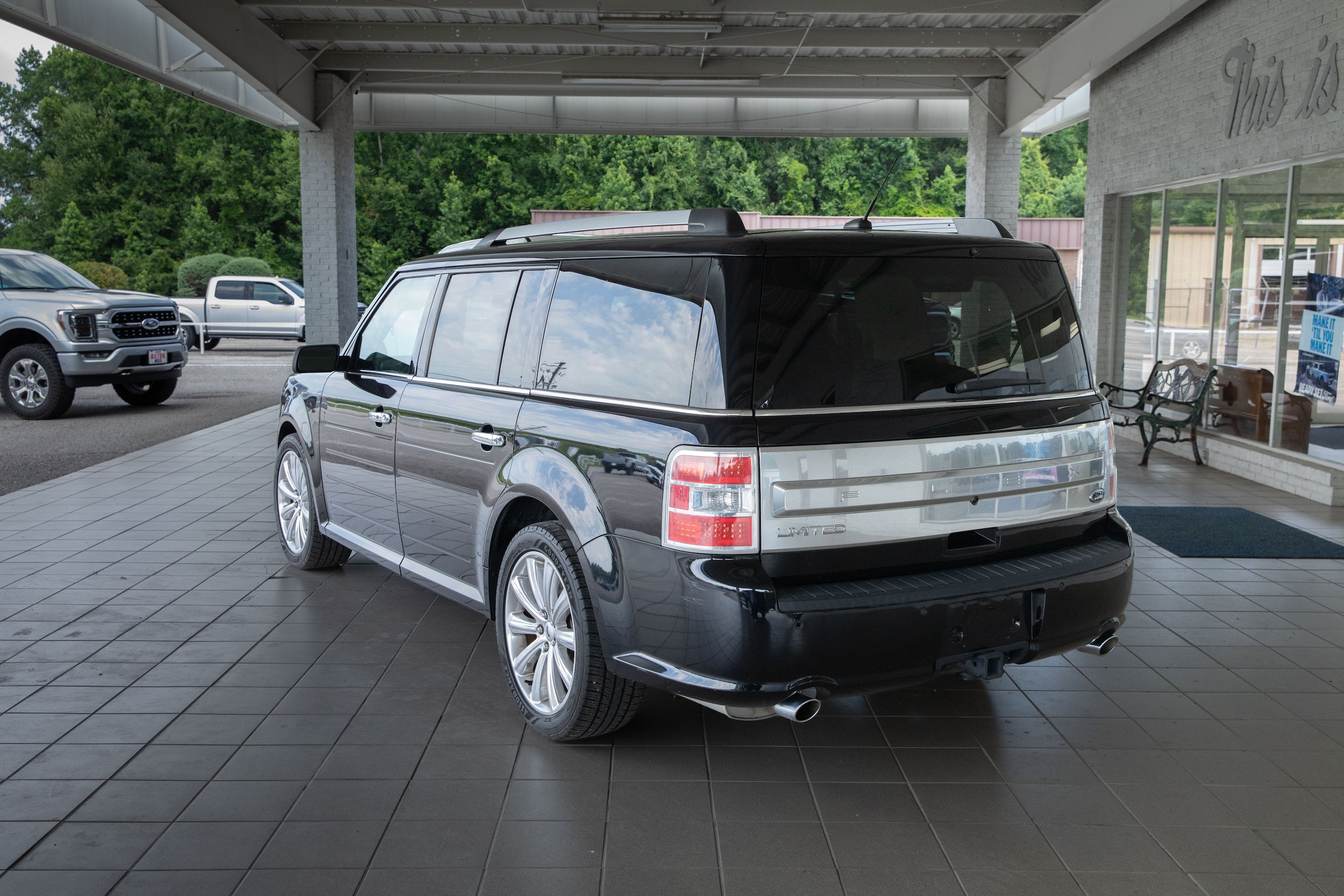 Used 2019 Ford Flex Limited w/ Equipment Group 301A FWD image 4