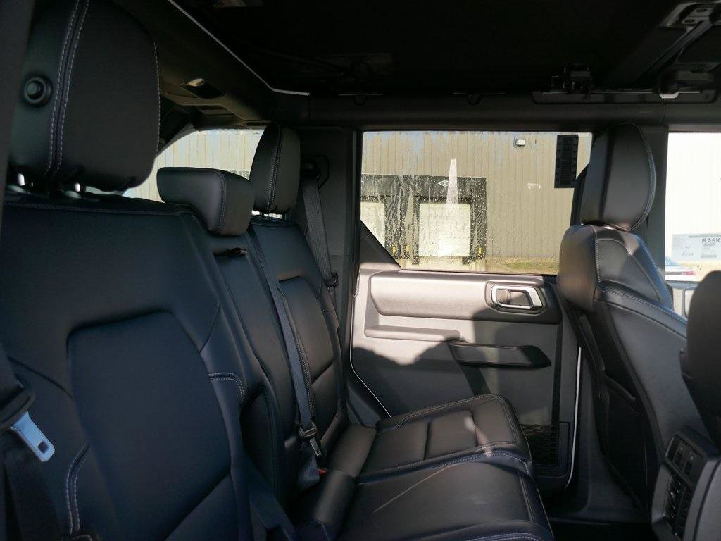 New 2025 Ford Bronco Outer Banks image 11