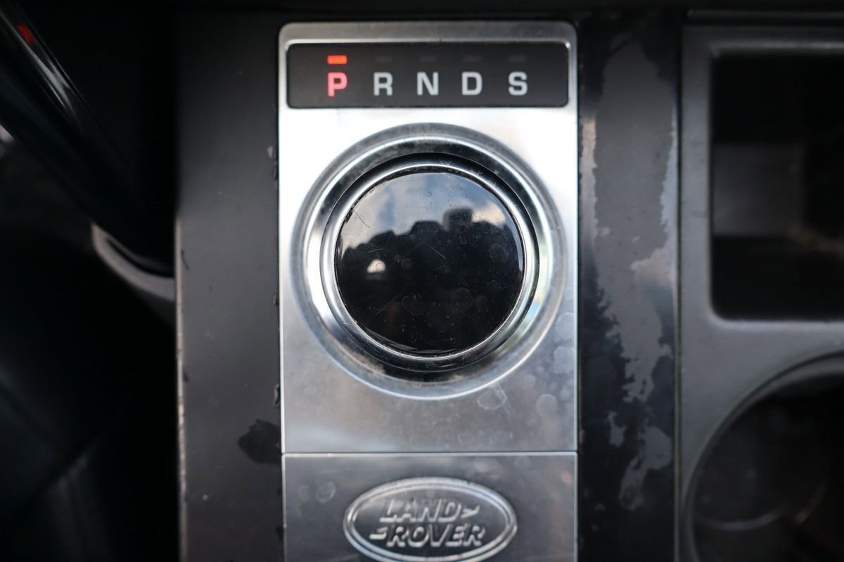 Used 2020 Land Rover Discovery SE image 15