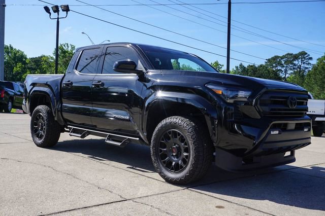 Used 2025 Toyota Tacoma SR5 image 2