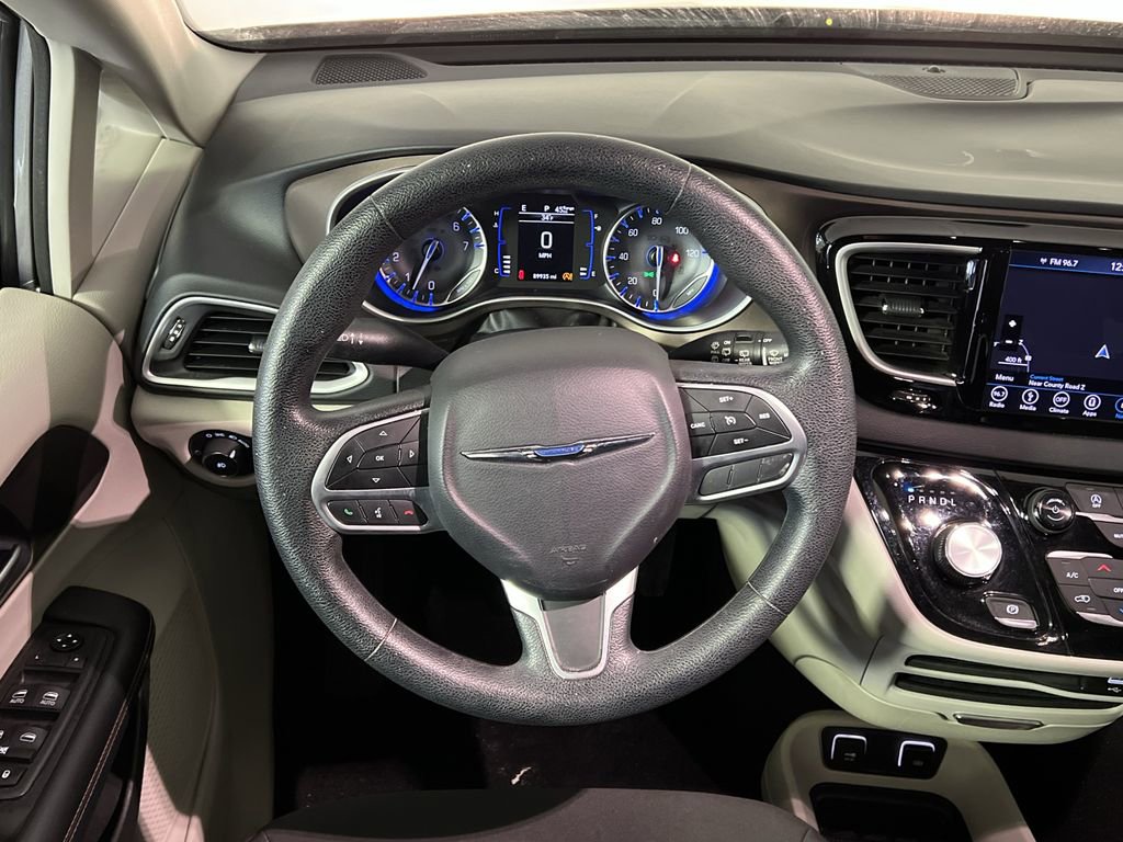 Used 2019 Chrysler Pacifica Touring Plus image 36