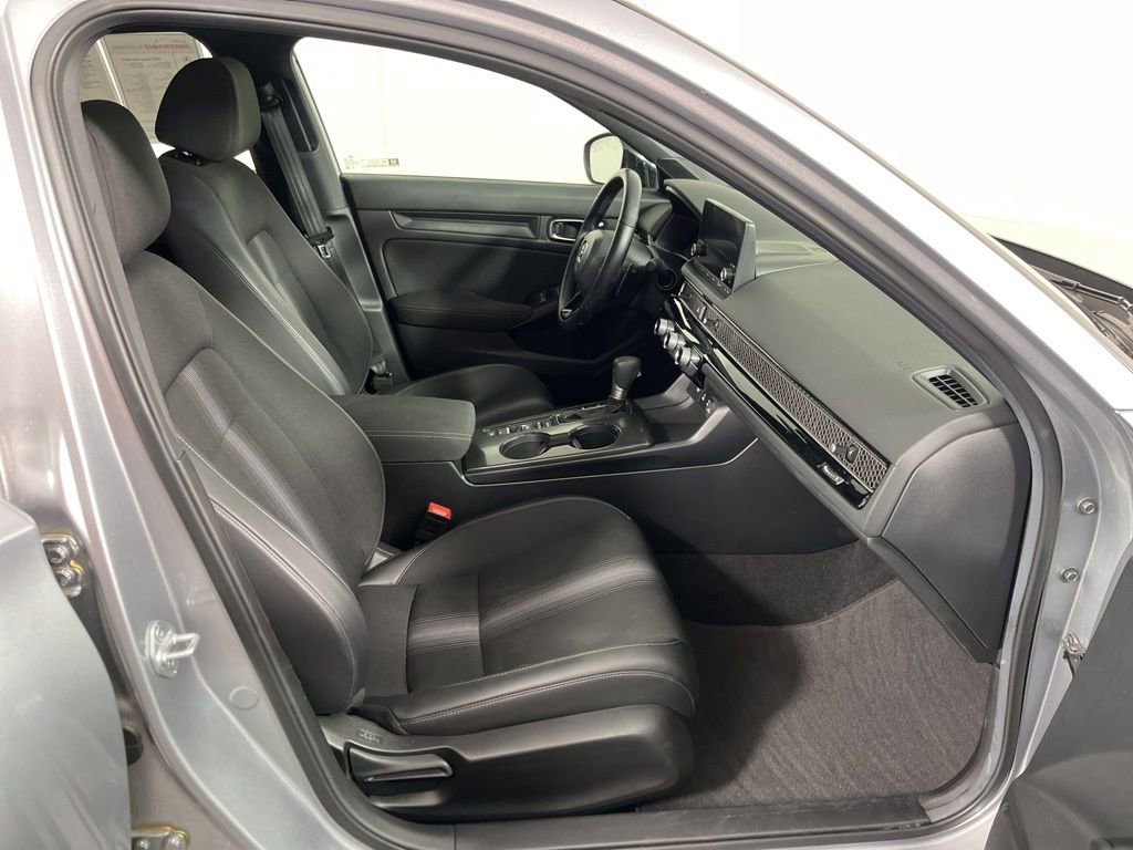 Used 2025 Honda Civic Sport image 6