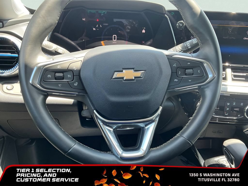 Used 2025 Chevrolet Trax LT w/ LT Convenience Package FWD image 34
