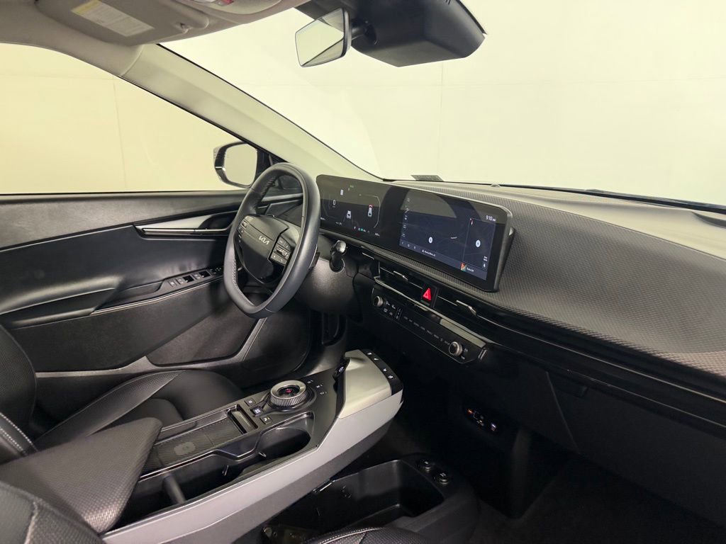 Used 2025 Kia EV6 Wind image 33
