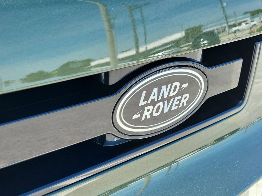 New 2026 Land Rover Defender 130 X-Dynamic SE AWD/4WD image 10