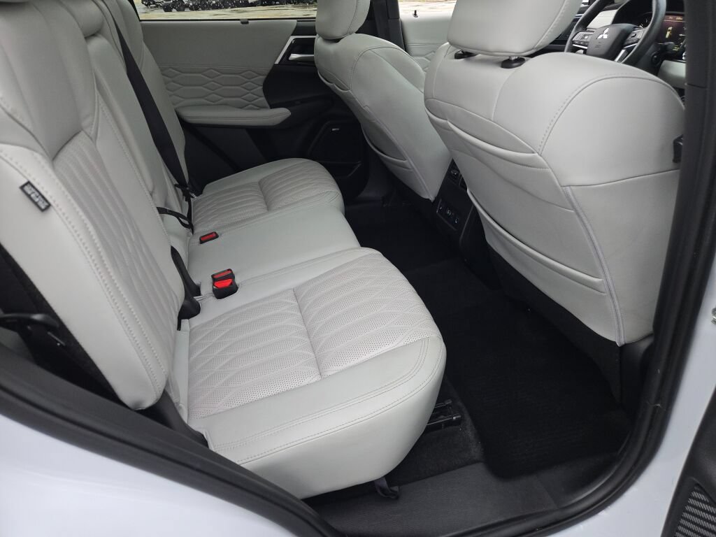 Used 2025 Mitsubishi Outlander SEL AWD/4WD image 10