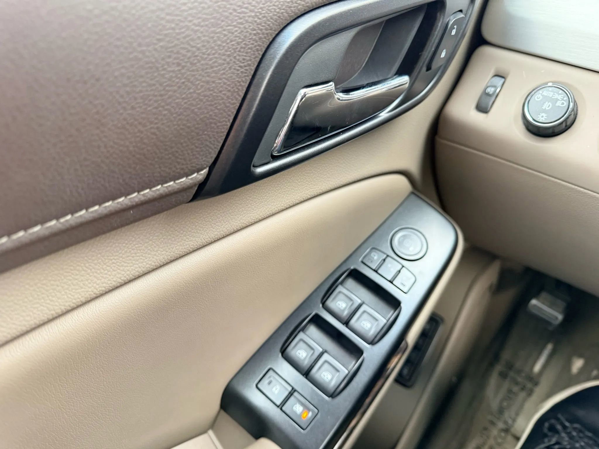 Used 2015 GMC Yukon SLT w/ Open Road Package image 17