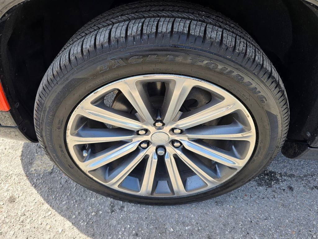 Certified 2022 Jeep Grand Wagoneer Series II w/ Convenience Group III image 11