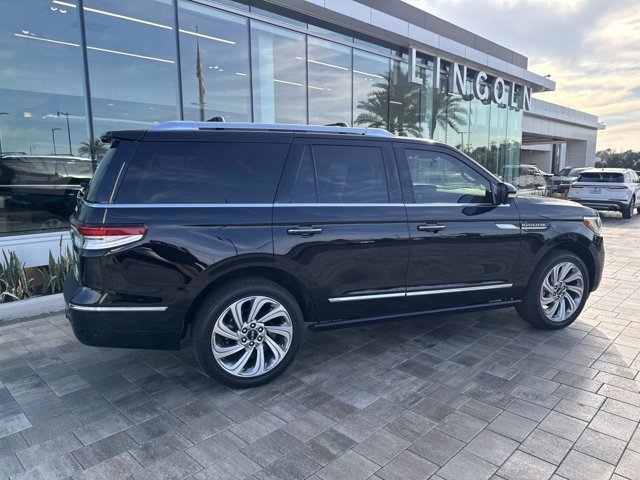 Certified 2024 Lincoln Navigator Reserve image 2