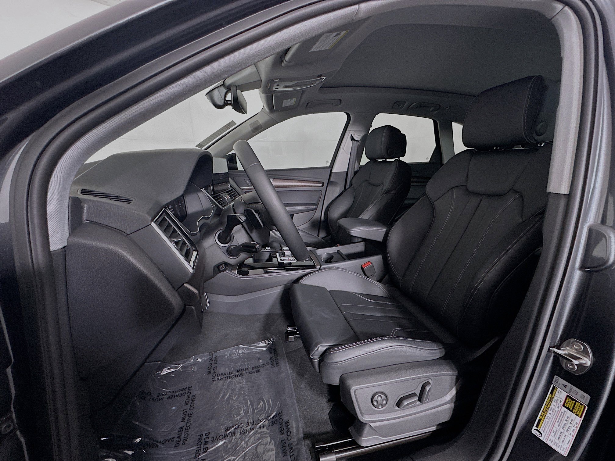 Used 2024 Audi Q5 e Premium Plus w/ Premium Plus Package image 12