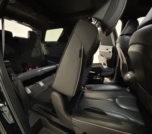 Used 2024 Hyundai Palisade Calligraphy image 24