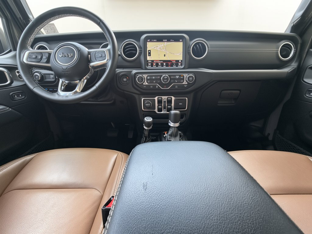 Used 2023 Jeep Wrangler Unlimited Sahara w/ Cold Weather Group AWD/4WD image 18