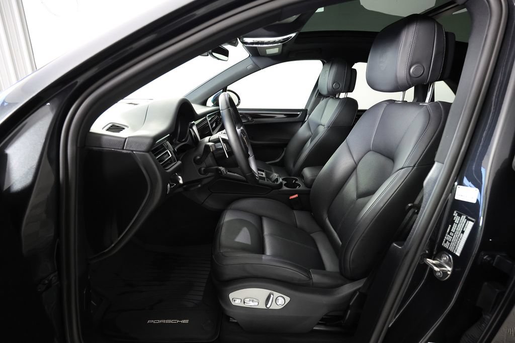 Used 2023 Porsche Macan AWD/4WD image 17