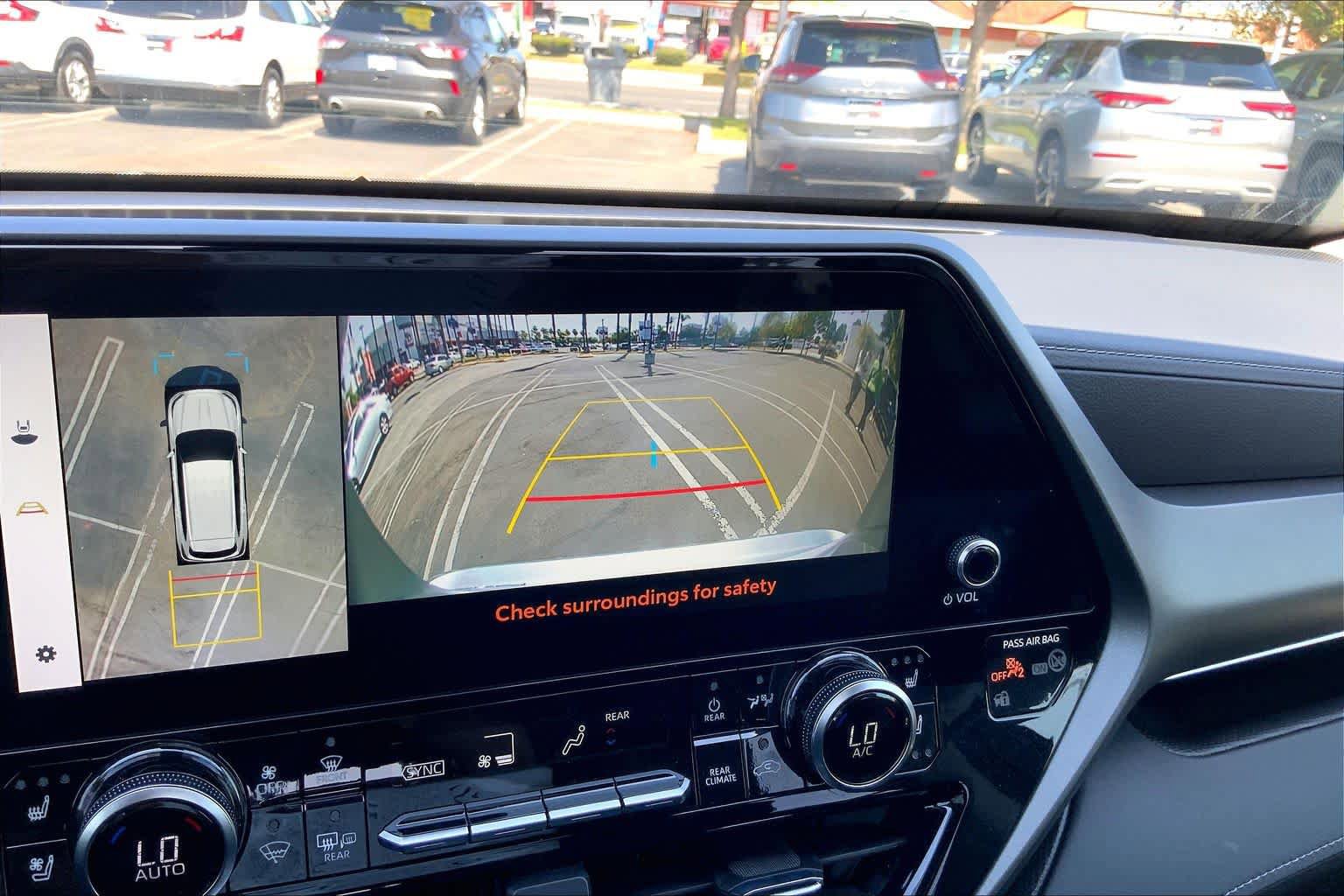 Used 2023 Toyota Highlander Limited FWD image 25