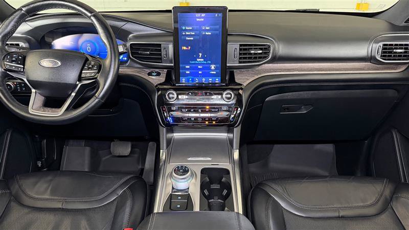 Used 2021 Ford Explorer Platinum w/ Equipment Group 601A AWD/4WD image 24
