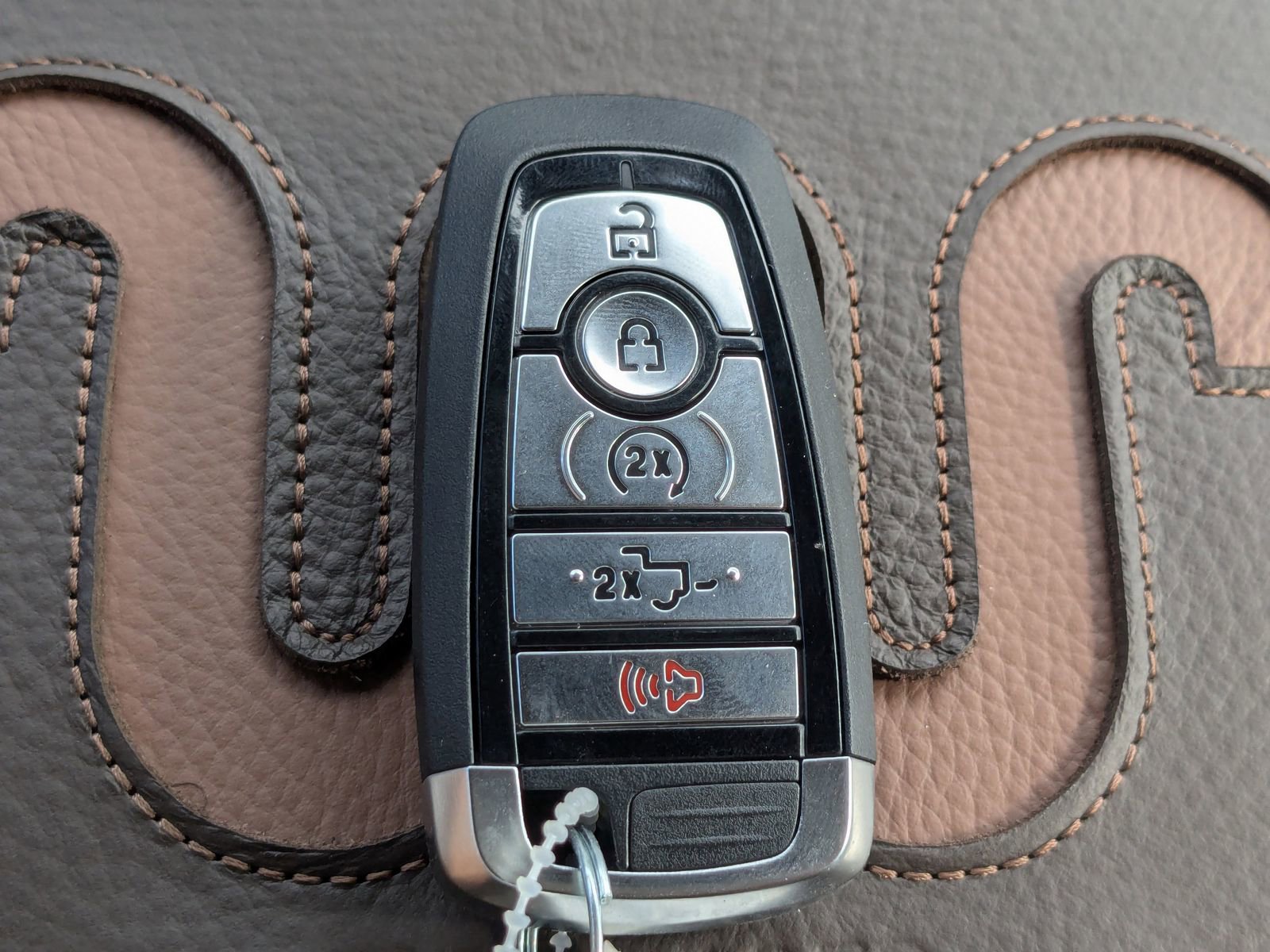 New 2025 Ford F350 King Ranch w/ Chrome Package image 30