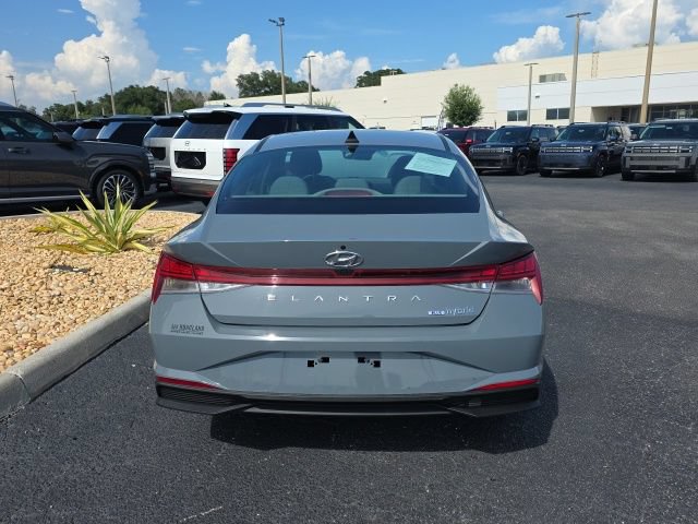 Certified 2023 Hyundai Elantra SEL Sport FWD image 19