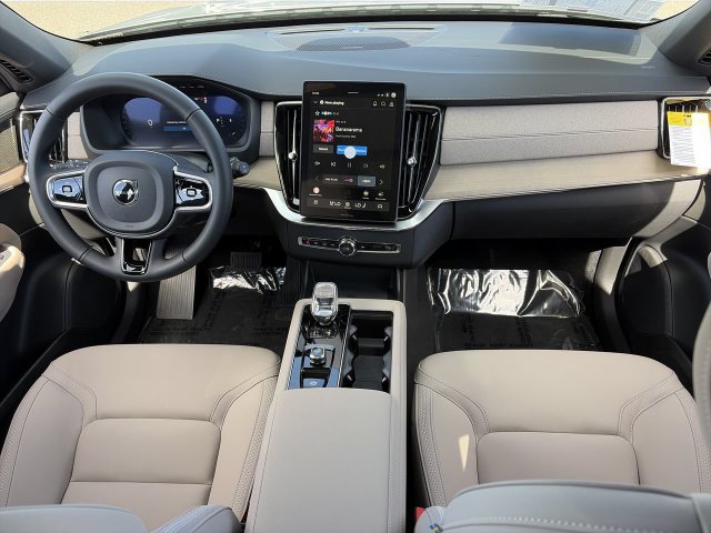 New 2027 Volvo XC90 B5 Plus AWD/4WD image 16