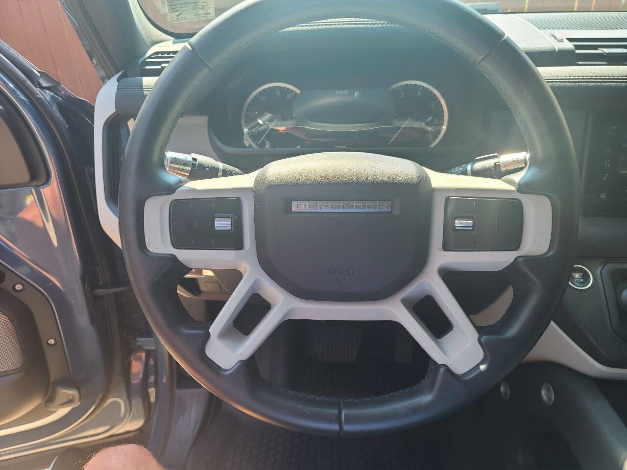 Used 2020 Land Rover Defender 110 image 17