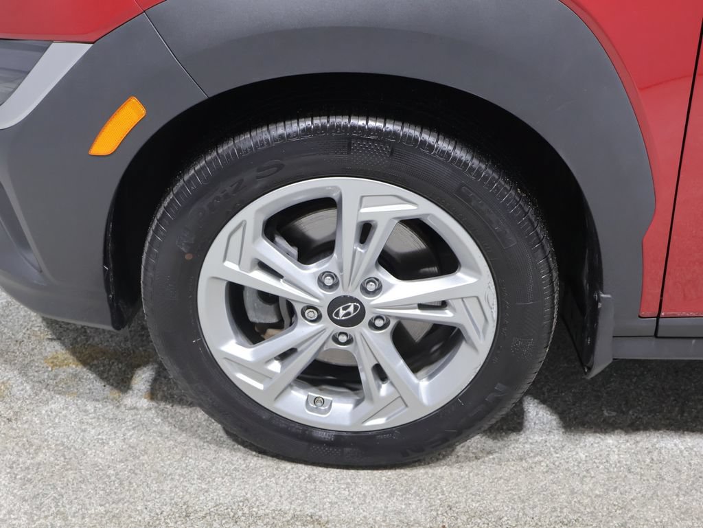 Used 2022 Hyundai Kona SEL w/ Winter Weather Package AWD/4WD image 8
