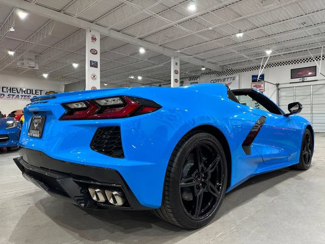 Used 2025 Chevrolet Corvette Stingray Convertible w/ 1LT RWD image 3