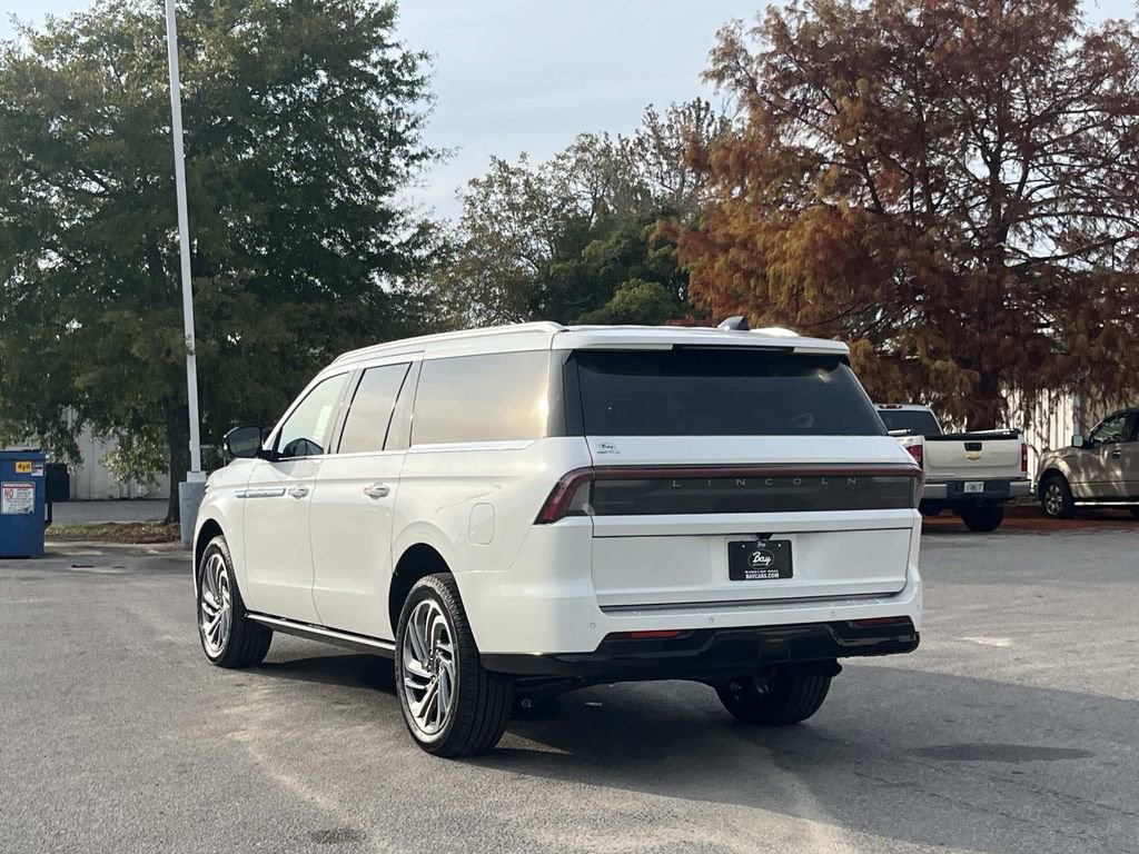 New 2025 Lincoln Navigator L Reserve image 3