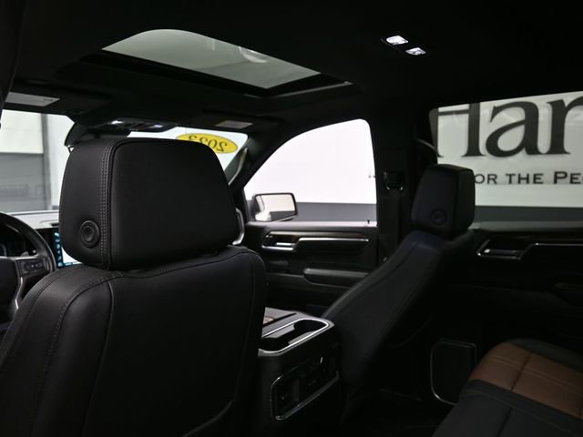 Used 2023 Chevrolet Silverado 1500 High Country w/ High Country Premium Package AWD/4WD image 24