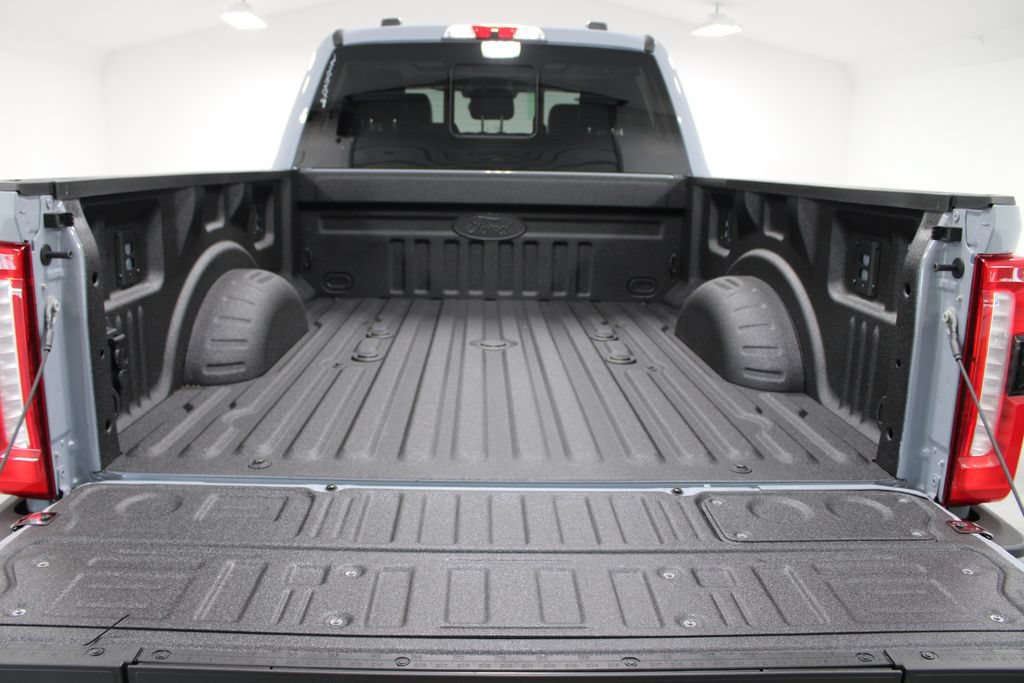 New 2026 Ford F250 Lariat w/ Black Appearance Package AWD/4WD image 18