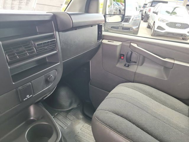 Used 2024 Chevrolet Express 2500 w/ Driver Convenience Package RWD image 28