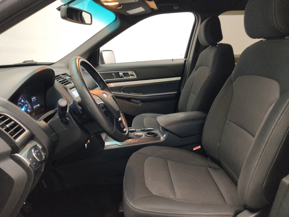 Used 2019 Chevrolet Tahoe LS w/ Enhanced Driver Alert Package image 17