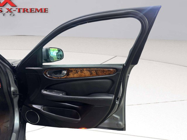 Used 2008 Jaguar XJ8 image 38
