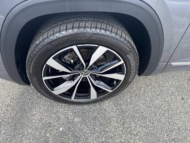 Used 2024 Volkswagen Atlas SEL Premium R-Line AWD/4WD image 16