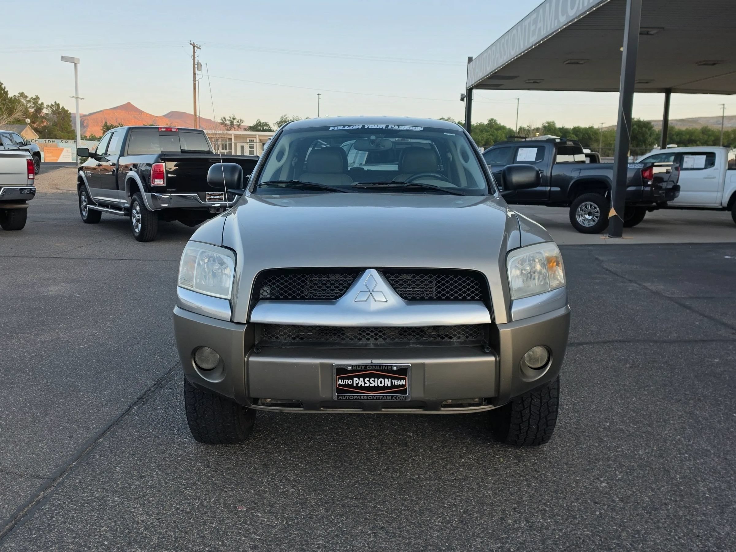 Used 2006 Mitsubishi Raider XLS AWD/4WD image 8
