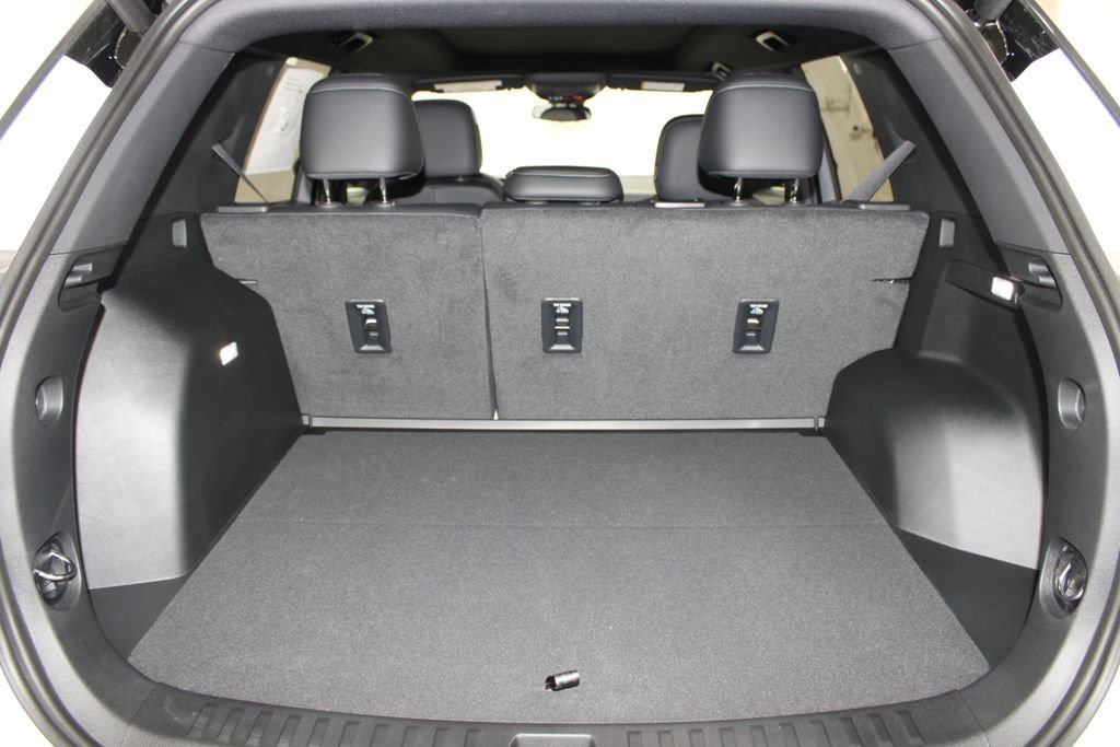 New 2026 Chevrolet Equinox LT w/ Convenience Package II FWD image 28