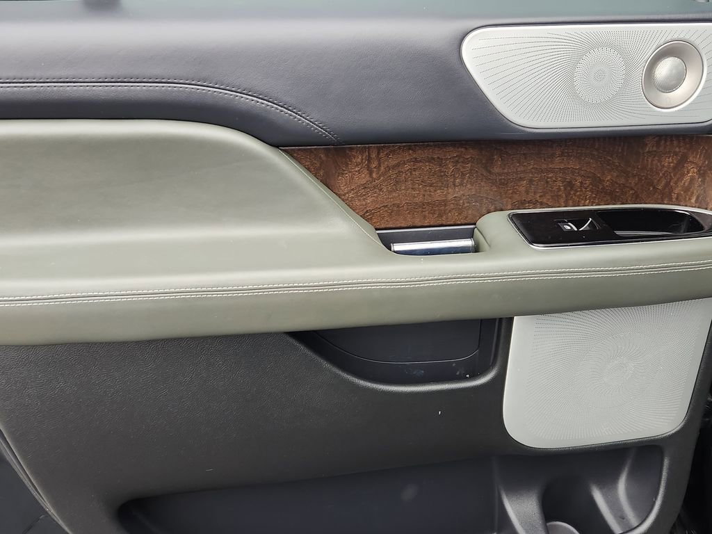 Used 2023 Lincoln Navigator L Black Label image 12