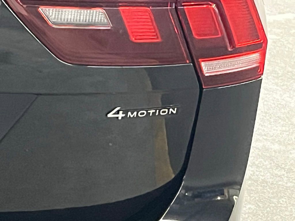 Used 2024 Volkswagen Tiguan SE w/ Panoramic Sunroof Package image 34